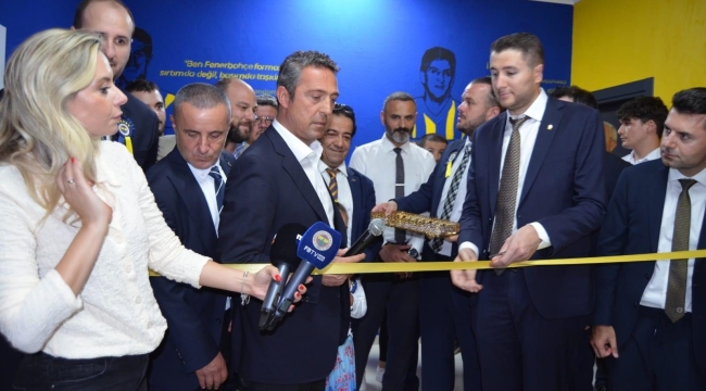 Gebze Fenerbahçeliler Derneği'ni Başkan Ali Koç açtı