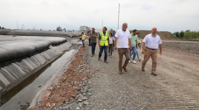 GTÜ'lü akademisyenler dip çamuru temizliği projesini inceledi