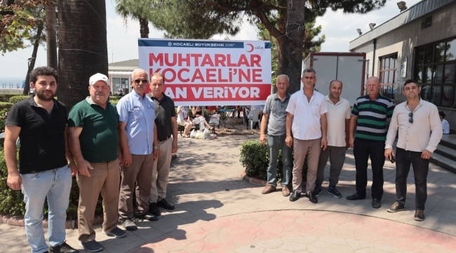 Kocaeli'de muhtarlardan Kızılay'a kan bağışı