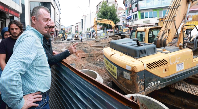 Yoğun yağışları sahada karşılayan Başkan Büyükakın, "Teyakkuz halindeyiz"