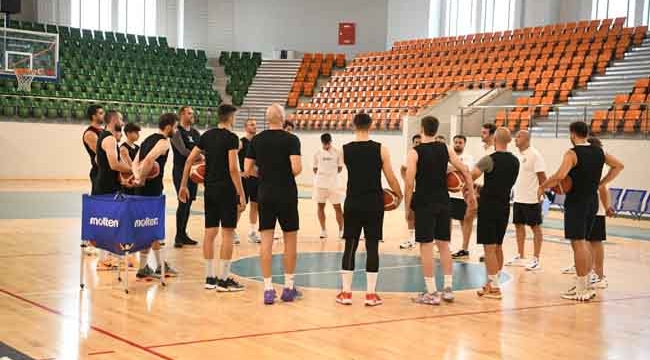 Çayırova Basketbol takımı sezonu açtı