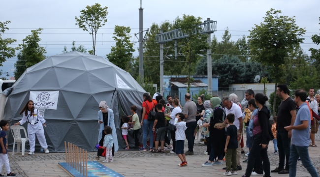 Kocaelili çocuklar gökyüzüne dokundu