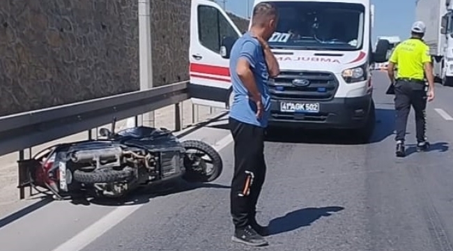 Hafriyat kamyonu ile çarpışan motokurye kaza yerinde hayatını kaybetti