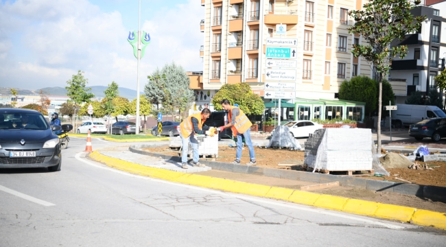 Çayırova Park ve Bahçeler ekipleri, ilçe genelinde çalışıyor