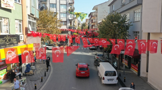 Darıca 100. Yıl için bayraklarla süsleniyor