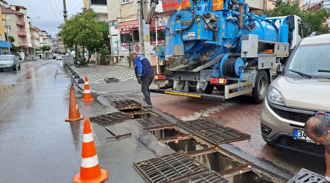 Darıca'da sel olmaması için mazgallar temizleniyor