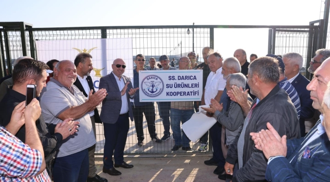 Darıcalı balıkçıların yerleri törenle teslim edildi