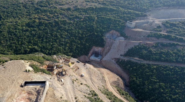 Dilovası Hastane yolunda köprü ayakları yükseliyor