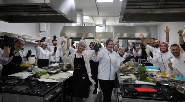 Gebze Beyaz Kalpler öğrencilerinin 10 parmağında 10 marifet var