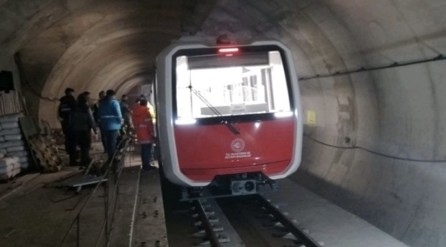 Gebze-Darıca Metrosunda sürücüsüz metro aracının testi yapıldı