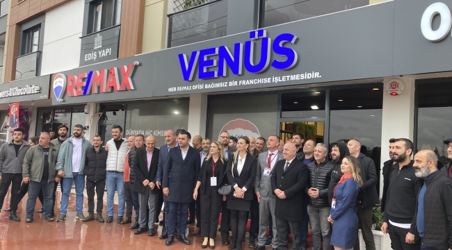 Remax Venüs Emlak Ofisi'nin açılışına yoğun ilgi