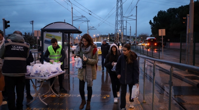 Büyükşehir'den kandil simidi ikramı