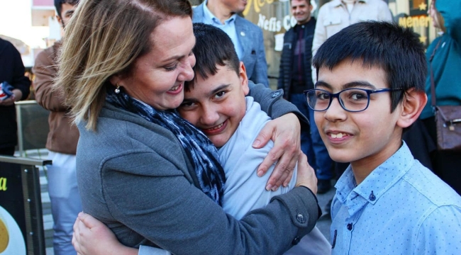 CHP adayı Çalışkan, Nenehatun Mahallesi'nde vatandaşlarla buluştu