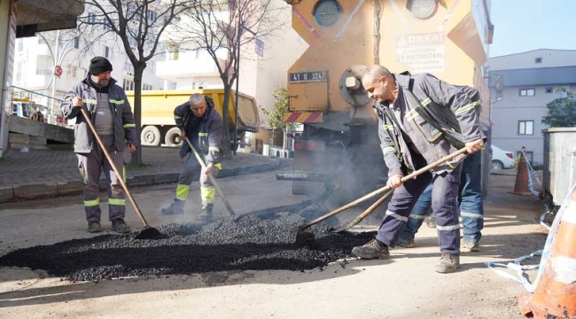 Fen işleri ekipleri yollardaki konforu artırıyor