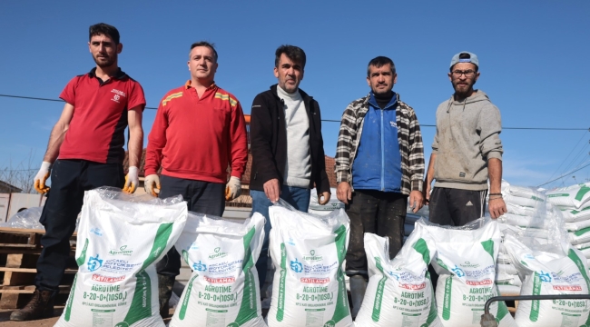 Büyükşehir'den çiftçilere tohum ve gübre desteği