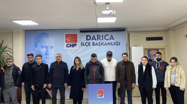 CHP Darıca deprem saatinde anma töreni gerçekleştirdi