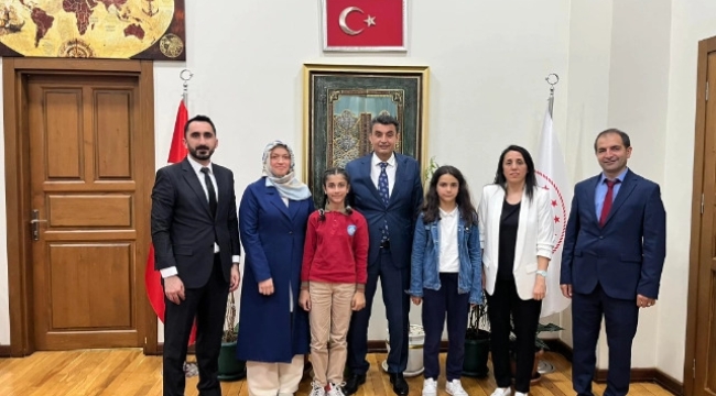 Kaymakam Kara'dan Türkiye birincisi olan Darıcalı öğrenciye tebrik