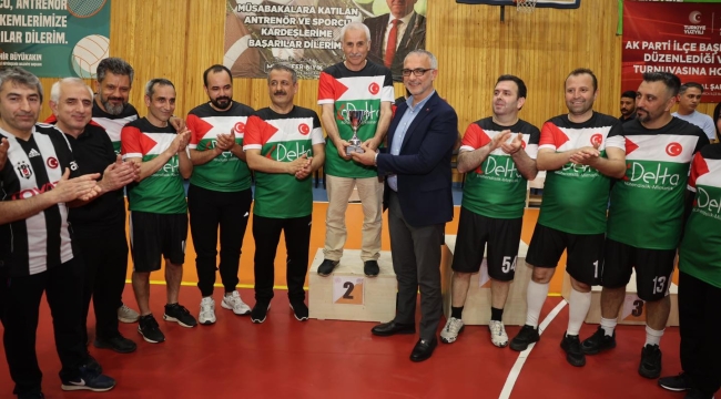 Ak Parti Darıca'nın voleybol turnuvasında kazanan Fevzi Çakmak Mahallesi oldu