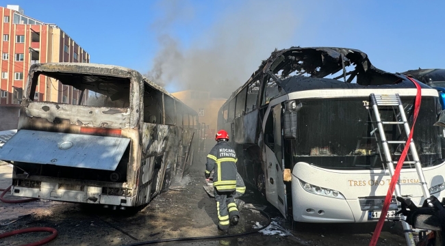 Gebze'de çıkan yangında 3 otobüste büyük hasarlar oluştu