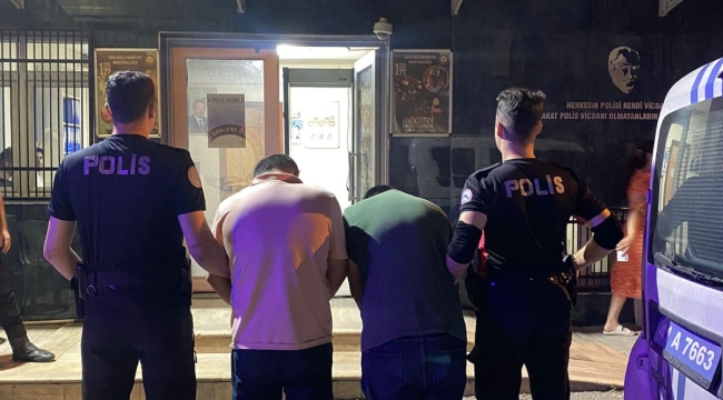 Darıca'da polisin 2 şahıs üzerinde yaptığı aramada 300 gr. Bonzai maddesi ele geçirildi