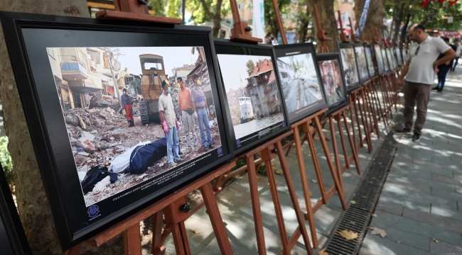 17 Ağustos ve 6 Şubat depremleri fotoğraflarla anıldı