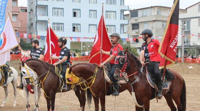 Darıca'da ata sporu cirit gösterisi yapıldı