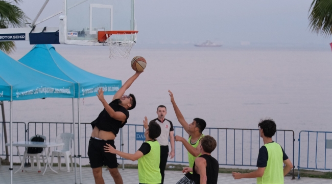 Darıca'da 3x3 Sokak Basketbolu Şampiyonası düzenlendi