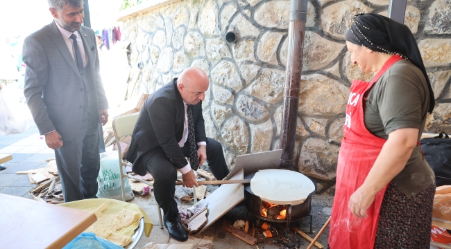 Başkan Bıyık, Cemevi'nde canlarla yufka pişirdi