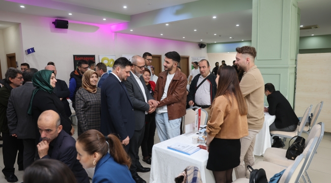 Darıca Belediyesi İstihdam Fuarı yoğun ilgi gördü