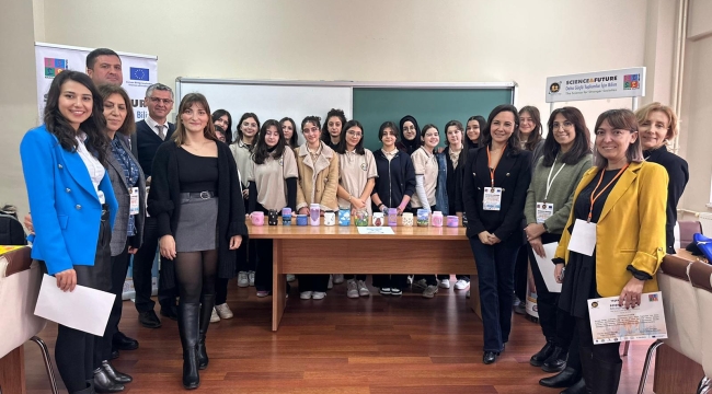 KOÜ'lü Akademisyenler, Darıca Gökşen Mustafa Yücel Lisesi öğrencileriyle bir araya geldi