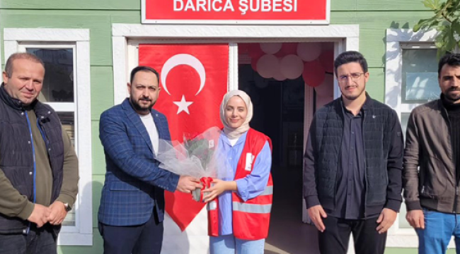 Yeniden Refah Darıca'dan Kızılay'a anlamlı ziyaret