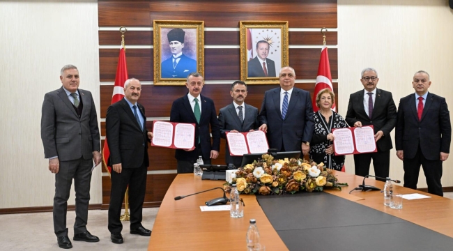 Hayırsever Mehmet Başaran ile Gülseren Kirmani'den eğitime katkı