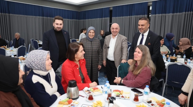 AK Parti Darıca Sahur Programı'nda buluştu