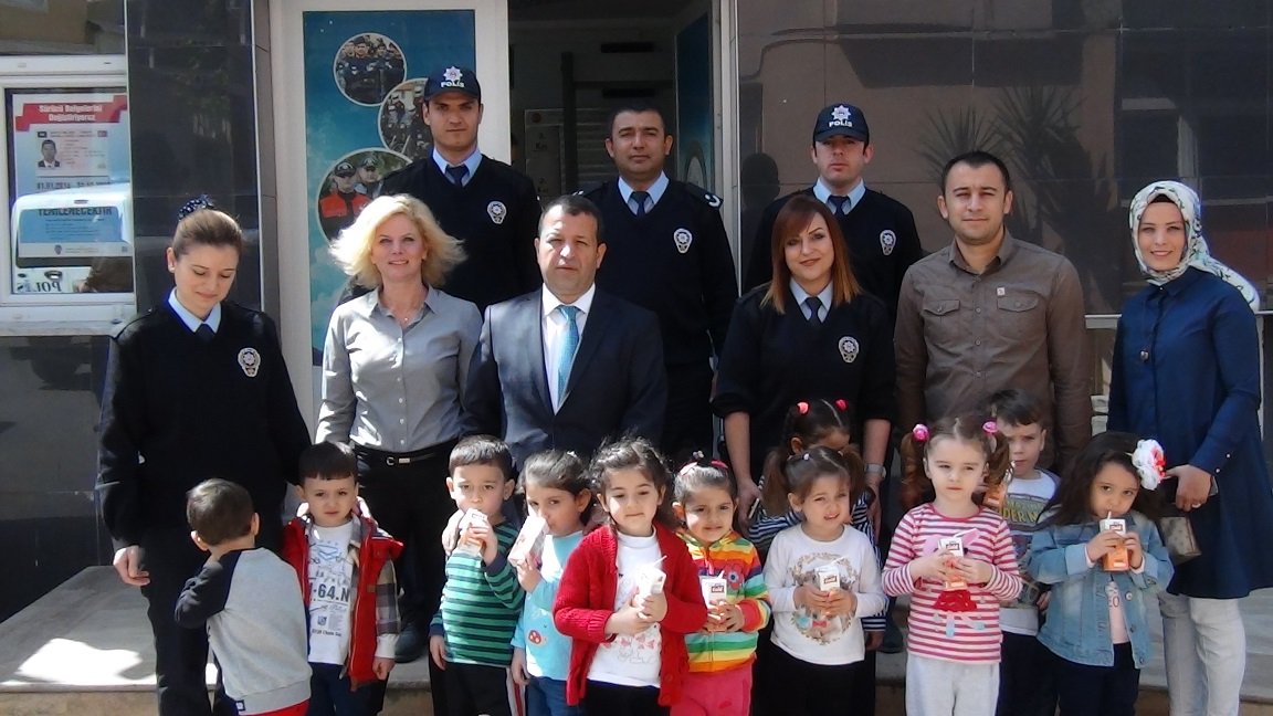 Polis amcalarına mektup yazdılar