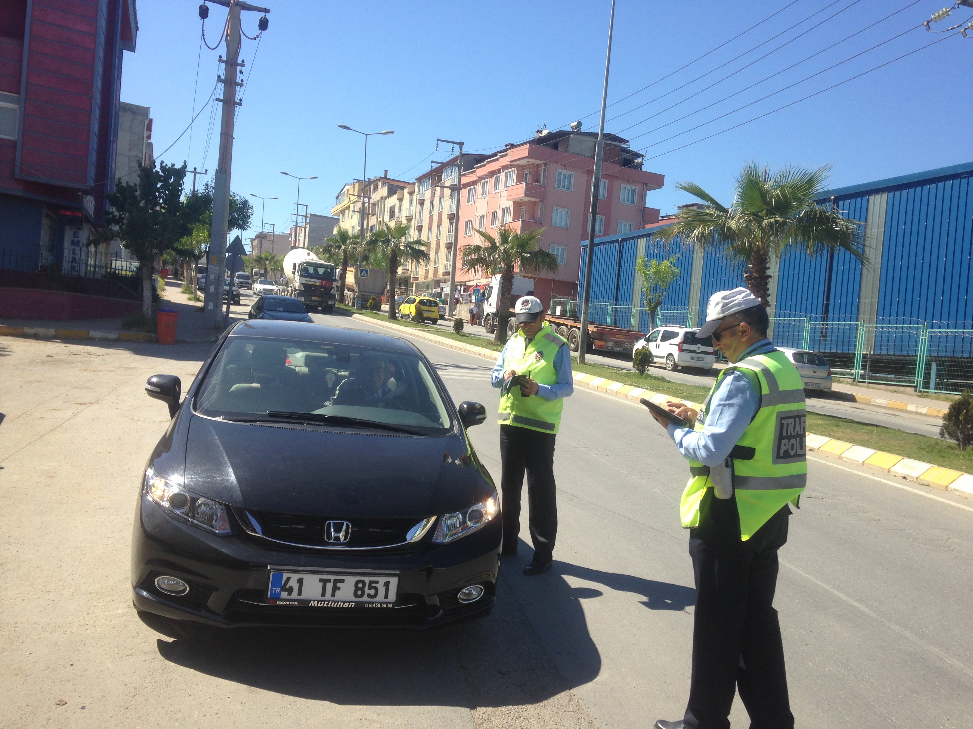 Darıca polisi uygulamalara devam ediyor