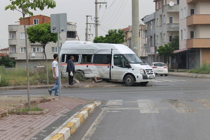 Servis Aracı hurdaya döndü