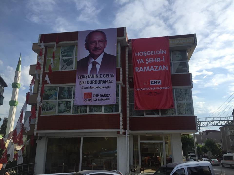 CHP Darıca'dan Kılıçdaroğlu'na pankartlı destek