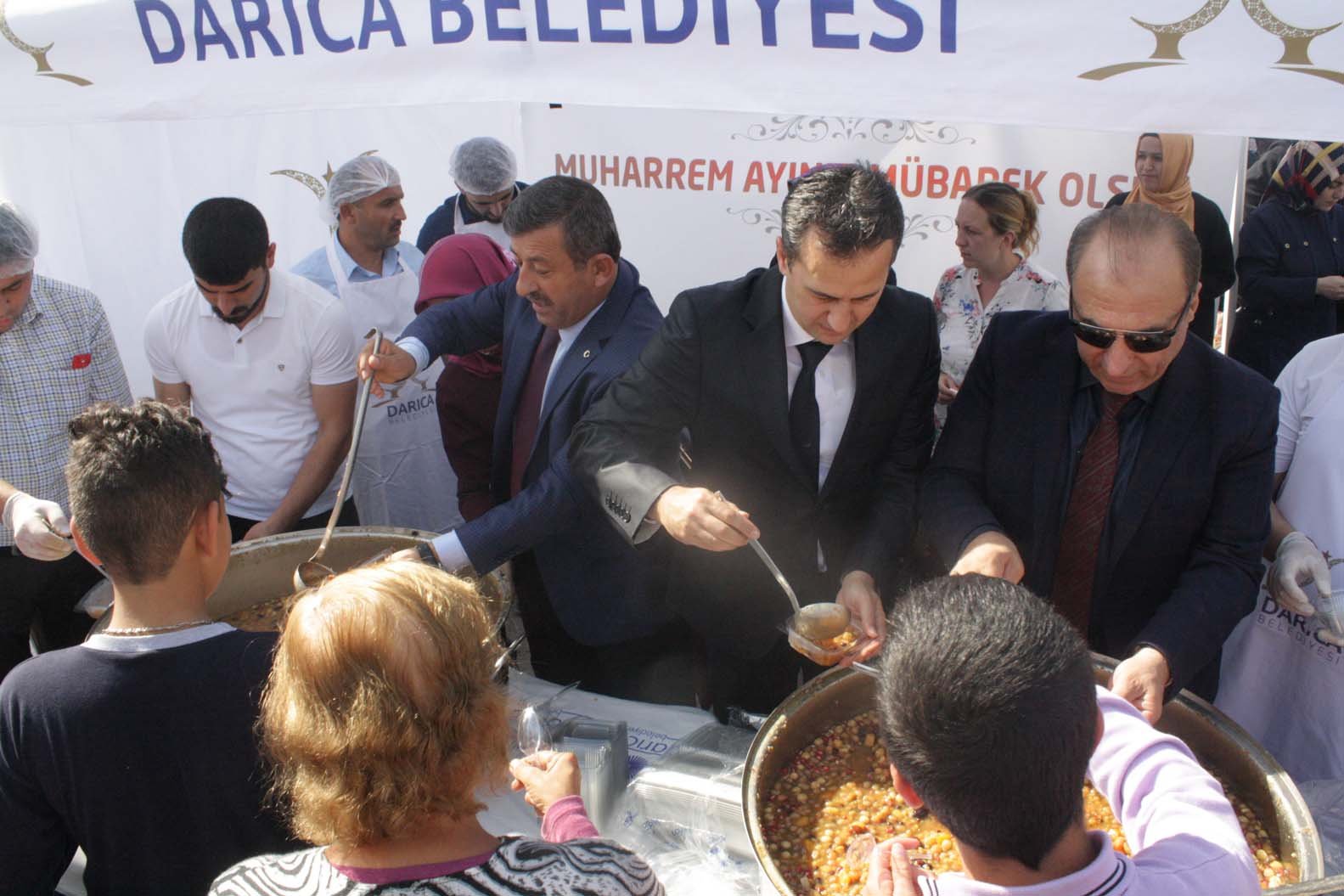 Karaman, Görgün ve Karabacak aşure dağıttı