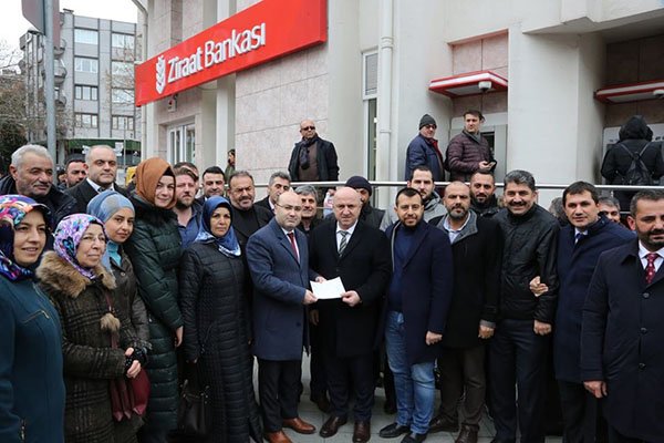 Ak Parti Darıca, Elazığ için bankaya para yatırdı