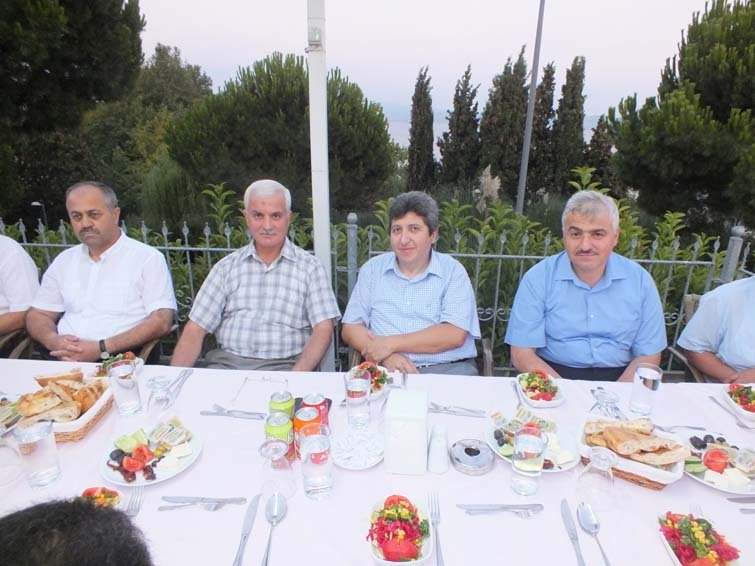 Darıcalı muhtarların iftarına yoğun ilgi