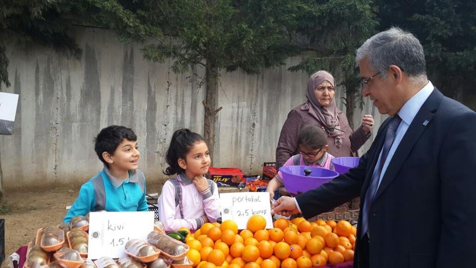 Öğrenciler sattı, Başkan Serdar aldı