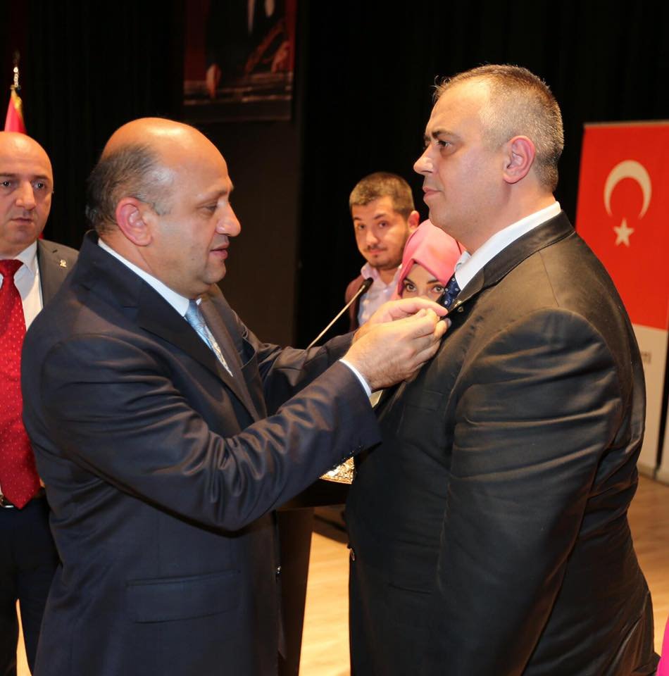 Ahmet Uzun, Ak Parti'ye transfer oldu